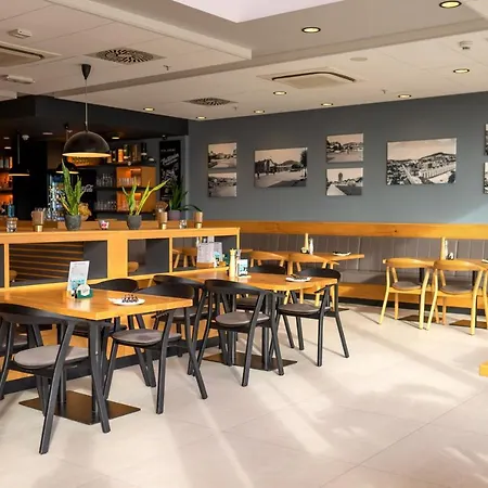 Hotell Smetanova 3*