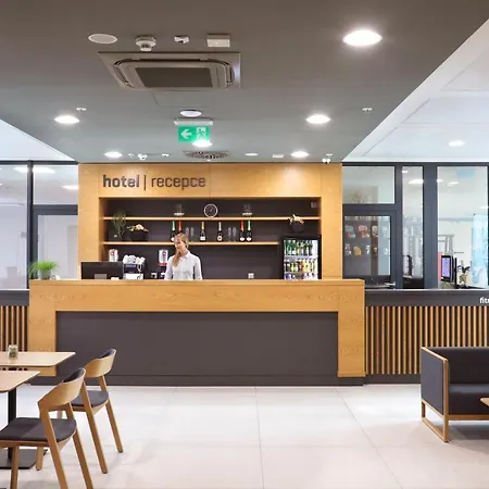 Hotel Smetanova 3*
